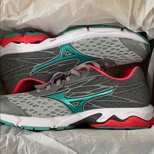 Mizuno Wave Catalyst Women’s size 8.5